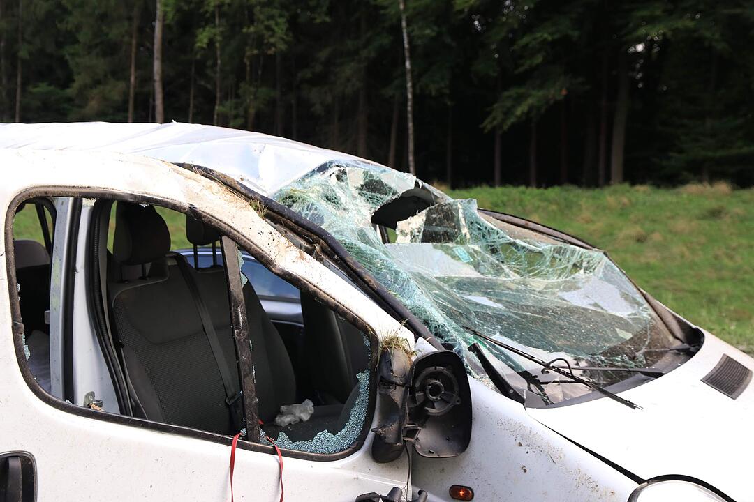 A3 bei Altdorf: 19-Jähriger aus Auto geschleudert