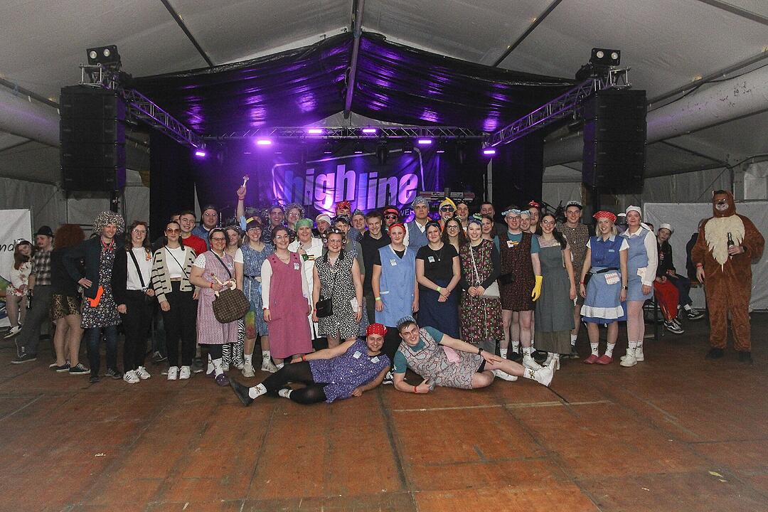 Super Stimmung beim Meeder Zeltfasching 2025!