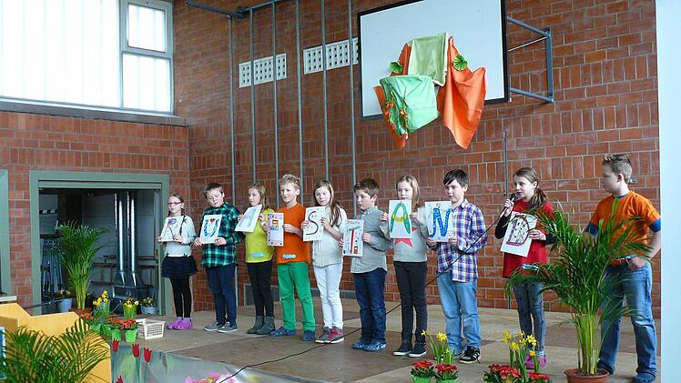 Viel Spaß im Ruhestand wünschte die Kinder Rainer Stingl und Ulrike Schröppe.