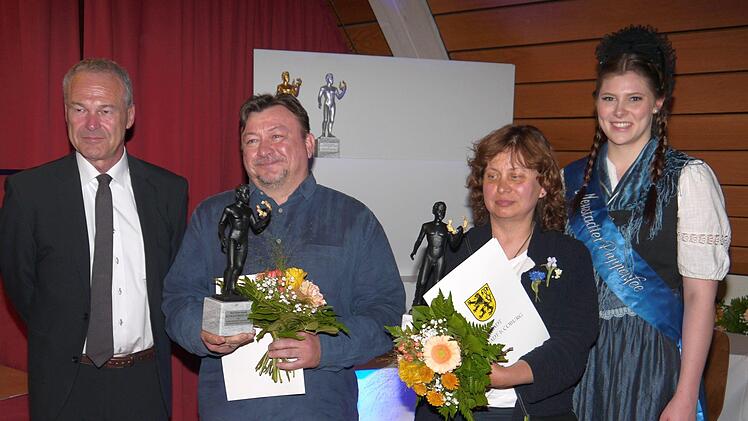 Nachwuchsförderpreis:  Anna Morozova (Russland) und Viacheslav Osypenko (Ukraine). - Foto; Berthold Köhler
