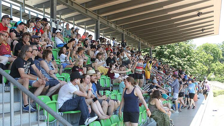Quidditch hat in Bamberg am Wochenende viele Fans gefunden.