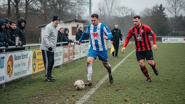 Amateur-Fußballspiel, Kreisklasse, Kreisliga, Sportplatz, Fußballer, Zuschauer