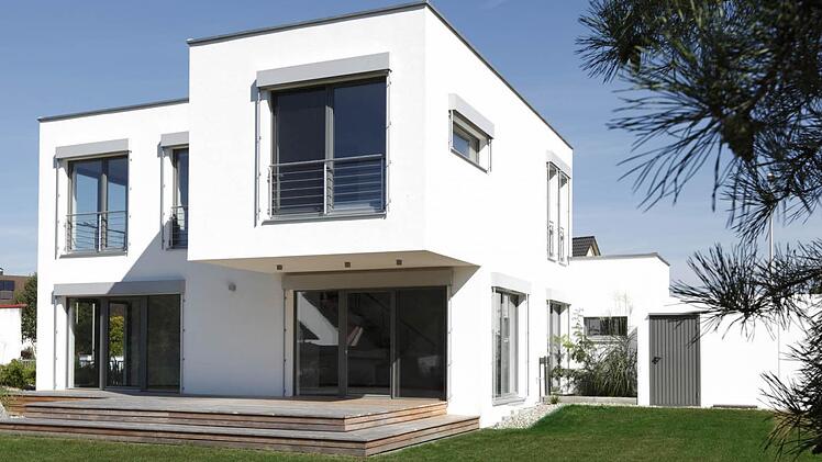 Stufenweise ausbaubar: Passiv-Mehrgenerationenhaus, Höchstadt. Architektur: Architekturbüro Nouri-Schellinger, Erlangen. Besichtigung: Samstag 12 bis 14 Uhr, Am Galgenberg 5.  Foto: Peter Schellinger
