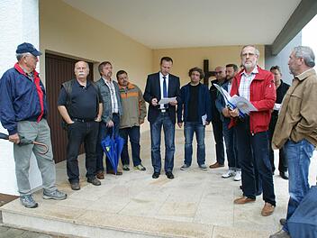 In Weisbrunn befasste sich der Bauausschuss Eltmann erneut mit der Möglichkeit, Urnengräber anzulegen.