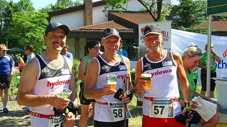 Erfolgreiche Nordic Walker: Von links Stefan Netsch (2.), Herbert Günsche und Roland Schmidt (3.), alle vom Nordic Walking Team des SV Weidenberg. Foto: Monika Limmer