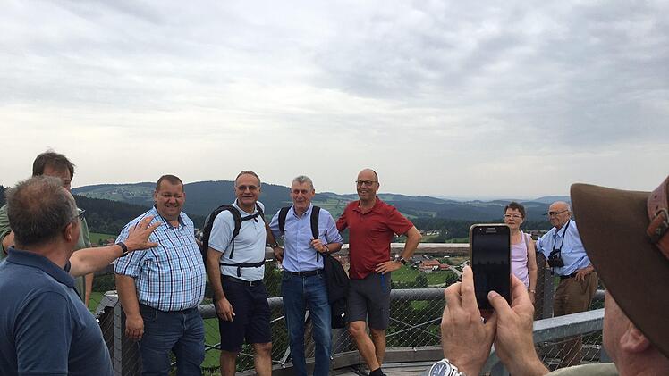 Erste Informationen am Baumwipfelpfad. Foto: Ralf Ruppert