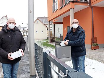 Tim Scheppe und Uwe Roth setzten eine kleine Idee schnell um.  Foto: Johanna Blum