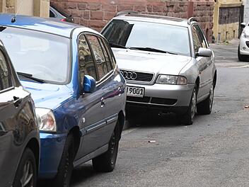 Parken auf Gehwegen wird in Bayern oft toleriert