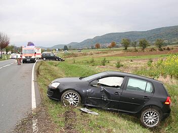 Die Fahrerin eines VW hatte versucht, auf der B470 zu wenden. Foto: fra-press