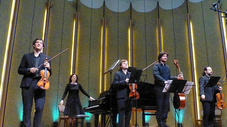 Pawel Zalejski, Ewa Kupiec, Bartosz Zachlod, Piotr Szumiel und Piotr Skweres. Foto: Ahnert