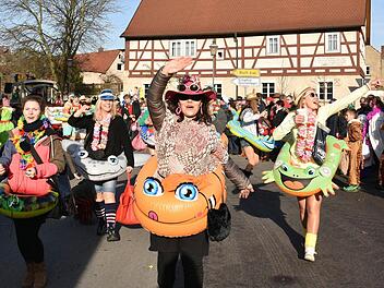 "Theres singt und lacht" nannte sich diese Gruppe, die besonders fröhlich drauf war. Foto: Ulrike Langer