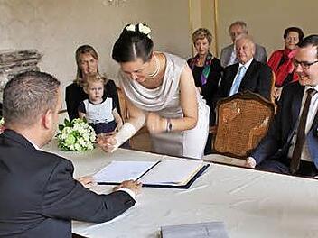 Die wichtigste Unterschrift Foto: Werner Vogel