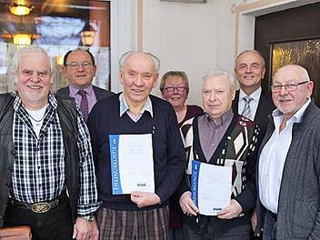 Der VdK Obertrubach wählte bei seiner Jahreshauptversammlung einen neuen Vorsitz. Von links: Fritz Herlitz (neuer Vorsitzender), Anton Hammer, Robert Eichler, Elke Heinze (neue stellv. Vorsitzende), Alwin Zitzmann, Bürgermeister Markus Grüner, Erhard Ruder (bisheriger Vorsitzender).  Foto: Franz Galster