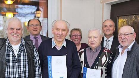 Der VdK Obertrubach wählte bei seiner Jahreshauptversammlung einen neuen Vorsitz. Von links: Fritz Herlitz (neuer Vorsitzender), Anton Hammer, Robert Eichler, Elke Heinze (neue stellv. Vorsitzende), Alwin Zitzmann, Bürgermeister Markus Grüner, Erhard Ruder (bisheriger Vorsitzender).  Foto: Franz Galster