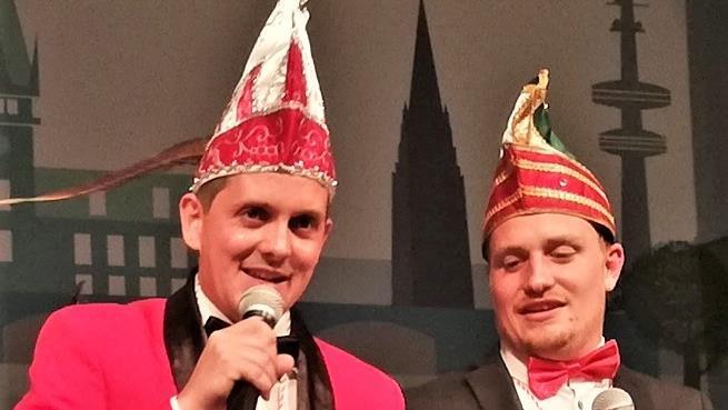 Sitzungspräsident Andreas Alles (links) und Franz Xaver Rosshirt brachten mit ihrem Gesang das Narrenschiff zum Schaukeln.