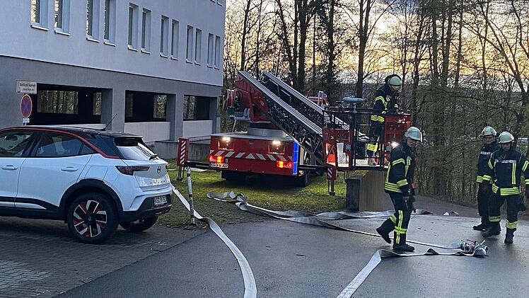 Bad Kissingen: Spektakuläre Feuerwehr-Übung an Helios St. Elisabeth-Krankenhaus