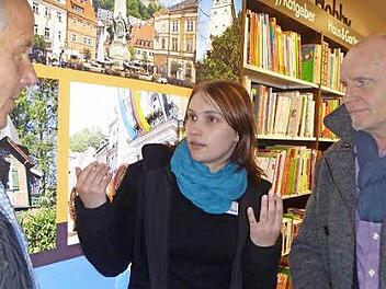 Alter Hase und neues Küken: Ladenbesitzer Andy Schulz (rechts) diskutiert mit Lisa Fehlner von der Buchhandlung Rupprecht und CSU-Stadtratsvorsitzenden Michael Pfitzner über die Veränderungen in der Kulmbacher Langgasse. Foto: Katharina Müller-Sanke