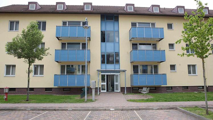 Häuser wie dieses stehen auf dem Gebiet der US-Kaserne leer. Eine Reihe von Bamberger Bürgern setzt sich dafür ein, dass der Bund solche Immobilien vorzeitig frei gibt und zur Unterbringung von Flüchtlingen nützt. Foto: Harald Rieger/Archiv