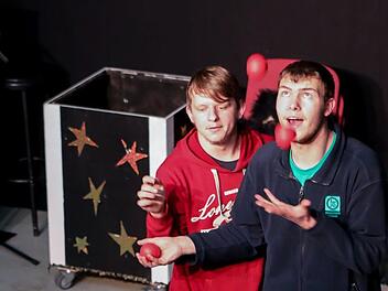 Applaus gab es f&uuml;r die Darbietungen des Circus Giovanni.  Fotos: Barbara Herbst