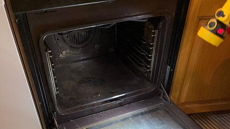 Neunj&auml;hriger bringt Thermometer in Ofen zur Explosion