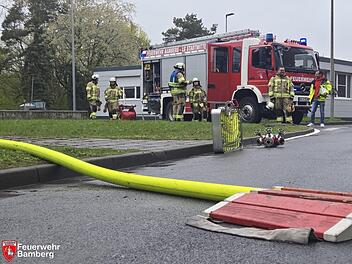 Brand in Bamberger M&uuml;llverbrennung: Feuerwehr mit 50 Kr&auml;ften alarmiert