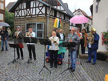 In Untermerzbach wurden die Gäste mit Musik empfangen.  Fotos: Helmut Will