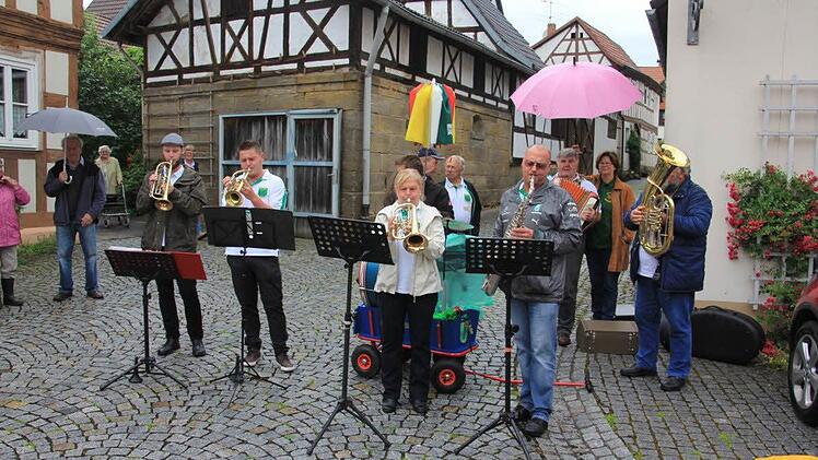 In Untermerzbach wurden die Gäste mit Musik empfangen.  Fotos: Helmut Will