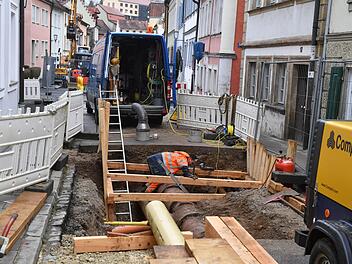 Das Verkehrschaos ist ausgeblieben, doch die Baustelle in der Sutte in Bamberg   beschäftigt vor allem die Anwohner.   Foto: Ronald Rinklef