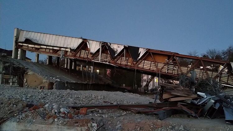 Impressionen vom Abriss der Coburger Angerhalle: 27. FeburarFoto: Jochen Berger