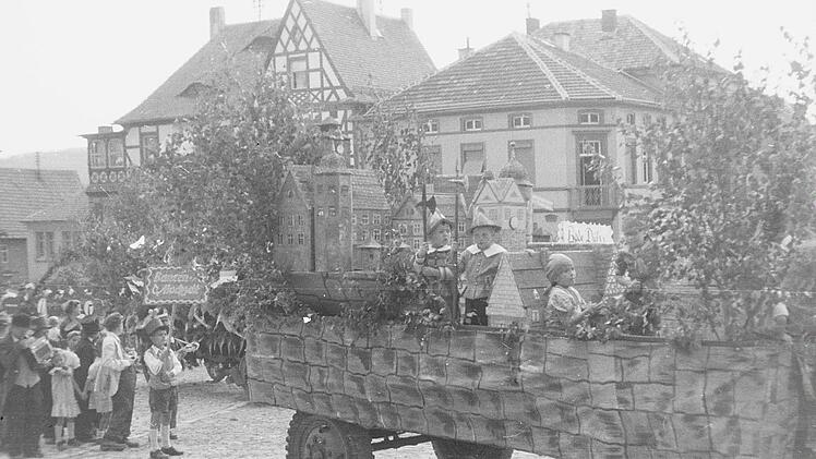 Kinderfestzug (1950). Foto: Stadtarchiv Kronach