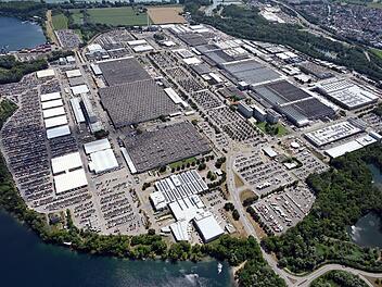 Luftbild Lkw Werk W&ouml;rth Daimler Truck