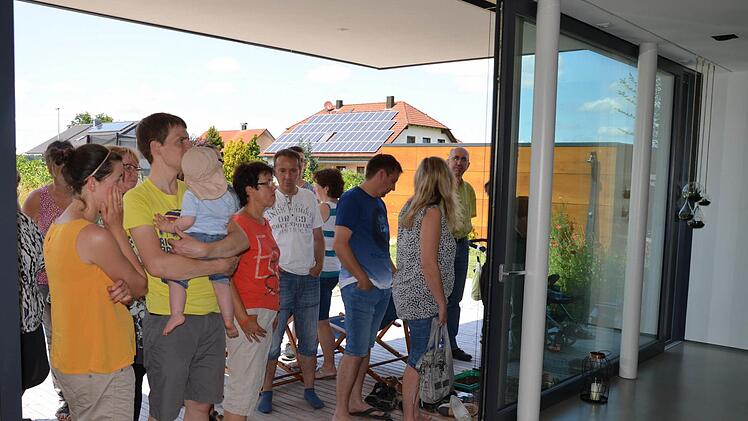 Viele Besucher nutzten die Gelegenheit zur Stippvisite. Fotos: Andrea Spörlein