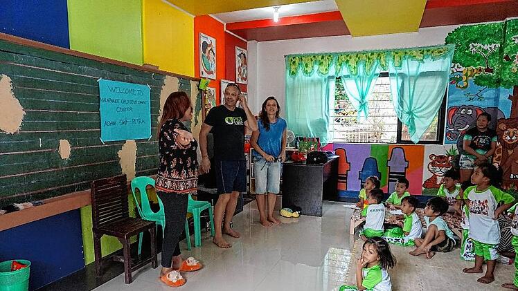 Boracay_Malabunot CDC Besuch Elaine Armuela Leiterin