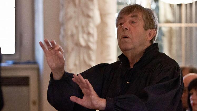 Souveräner musikalischer Leiter: Knut Gramß.