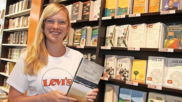 Anna Nordt von der Buchhandlung Rupprecht hatte gut zu tun. Viele kamen, um in der Buchhandlung zu st&ouml;bern. "Es ist zu sp&uuml;ren, dass mehr Touristen in der Stadt sind", sagt sie.