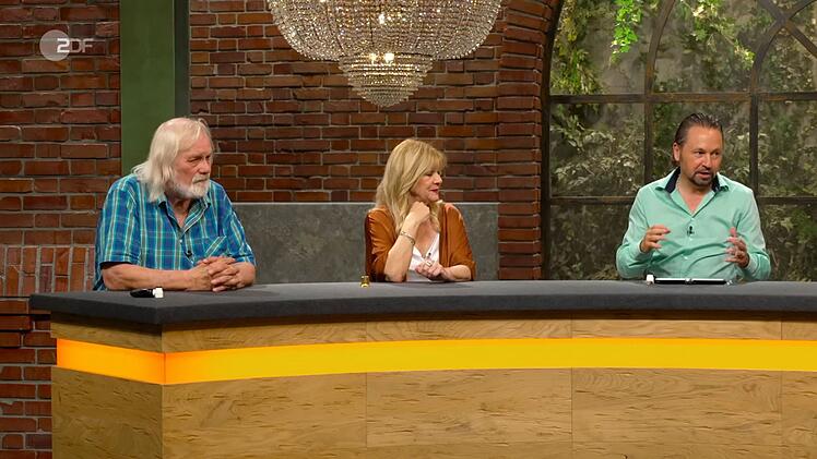 Alle Händler waren an der Modell-Lonk interessirt: Als Wolfgang Pauritsch (rechts) 600 Euro nannte, sprach er das Offensichtliche aus: "Wir tasten uns alle Fünf vor, das ist doch schön." Steve Mandel versetzte alle in Staunen: 1.000 Euro!