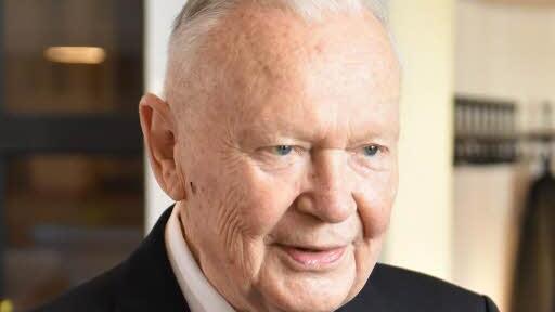 Ganz überwältigt zeigte sich Albert Meyer, dass so viele Gäste zum Empfang der Stadt Haßfurt sowie des Kreis- und Bezirksverbandes der CSU gekommen waren, um ihm zum 90. Geburtstag zu gratulieren.