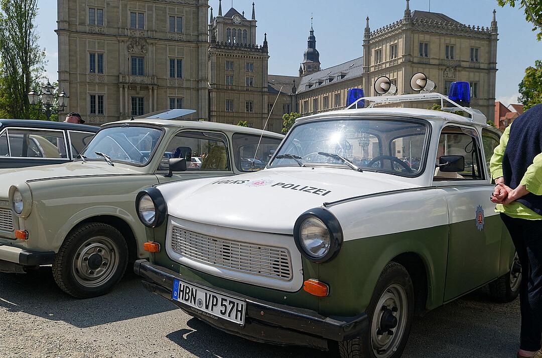 Über 500 Autos zogen Besucher aus nah und fern an