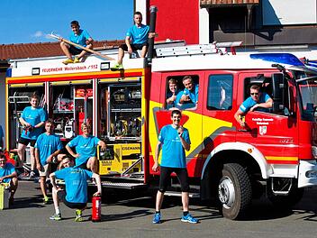 Das Lauf-Team der Freiwilligen Feuerwehr aus Weilersbach: Angefangen mit Helferdiensten beim Fränkische-Schweiz-Marathon, sind die Feuerwehrler inzwischen längst vom Lauf-Virus infiziert.  Foto: privat
