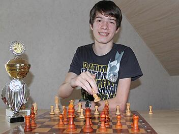Christian Koch hat den nächsten Zug sorgfältig geplant. Foto: Johannes Höllein