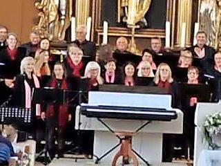 Gospelchor „gospel & more“ beim Auftritt.
