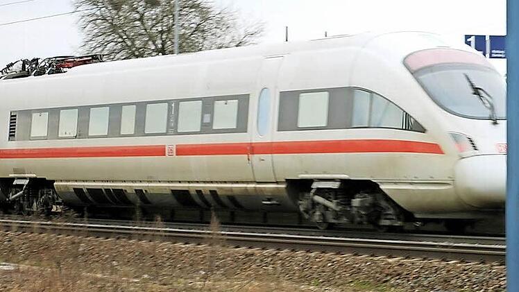 Auch damit die ICEs bessere Bedingungen haben, sollen bei Kersbach vier Gleise nebeneinander entstehen.