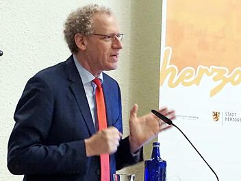 German Hacker mahnte angesichts sinkender Einnahmen zur Konsolidierung. Fotos: Richard Sänger