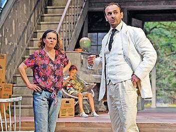 Barbara Wurster und Jonas Gruber spielen in „Appropriate (Was sich gehört)“.