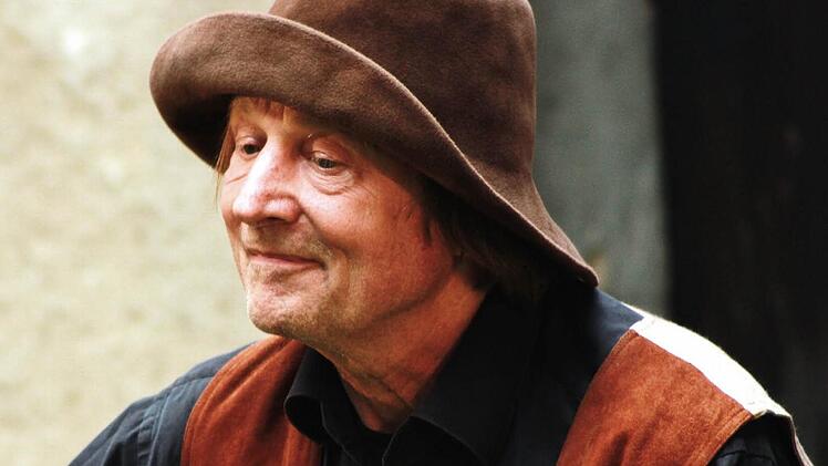 Sieht das Faschingstreiben "mit Respekt", hält sich aber lieber fern: Jan Burdinski  Foto: Theatersommer