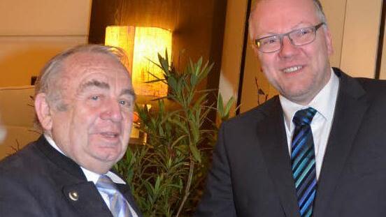 Heinz Hausmann (l.), gratulierte seinem Nachfolger Matthias Unger. Foto: Karl-Heinz Hofmann