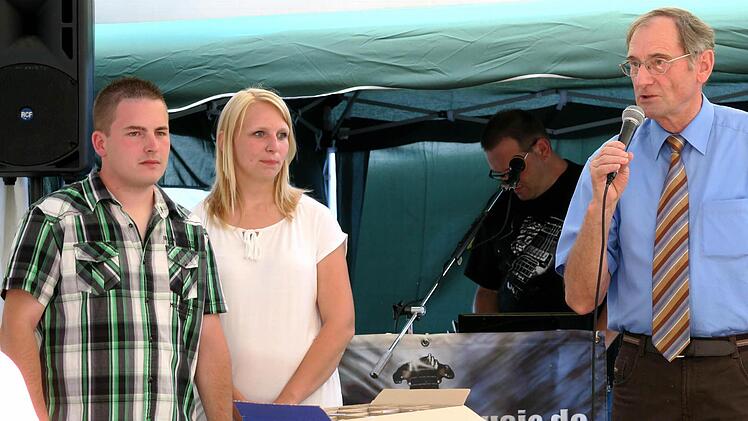 Fritz Loscher-Frühwald schließt sich auch im Namen von Christoph Maier dem Lob der ZweitenBürgermeisterinm an