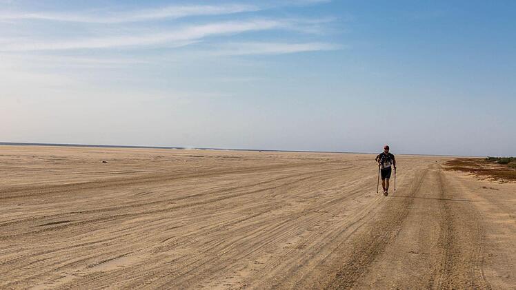 Julian Popp auf der 70-Kilometer-Strecke auf der Kapverden-Insel Boa Vista. Foto: Markus Süße