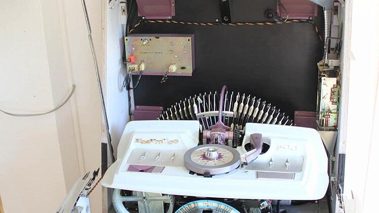 Der Automat funktioniert auch bei geöffneter Musikbox.  Foto: Friedwald Schedel