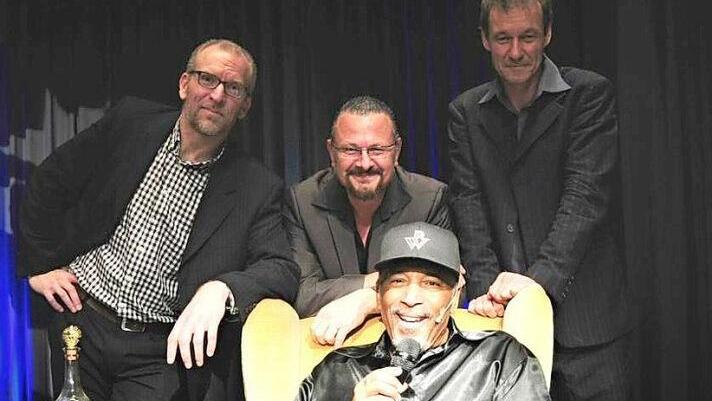 Ron Williams (sitzend) kommt mit dem Jörg-Seidel-Trio nach Kronach. Foto: pr